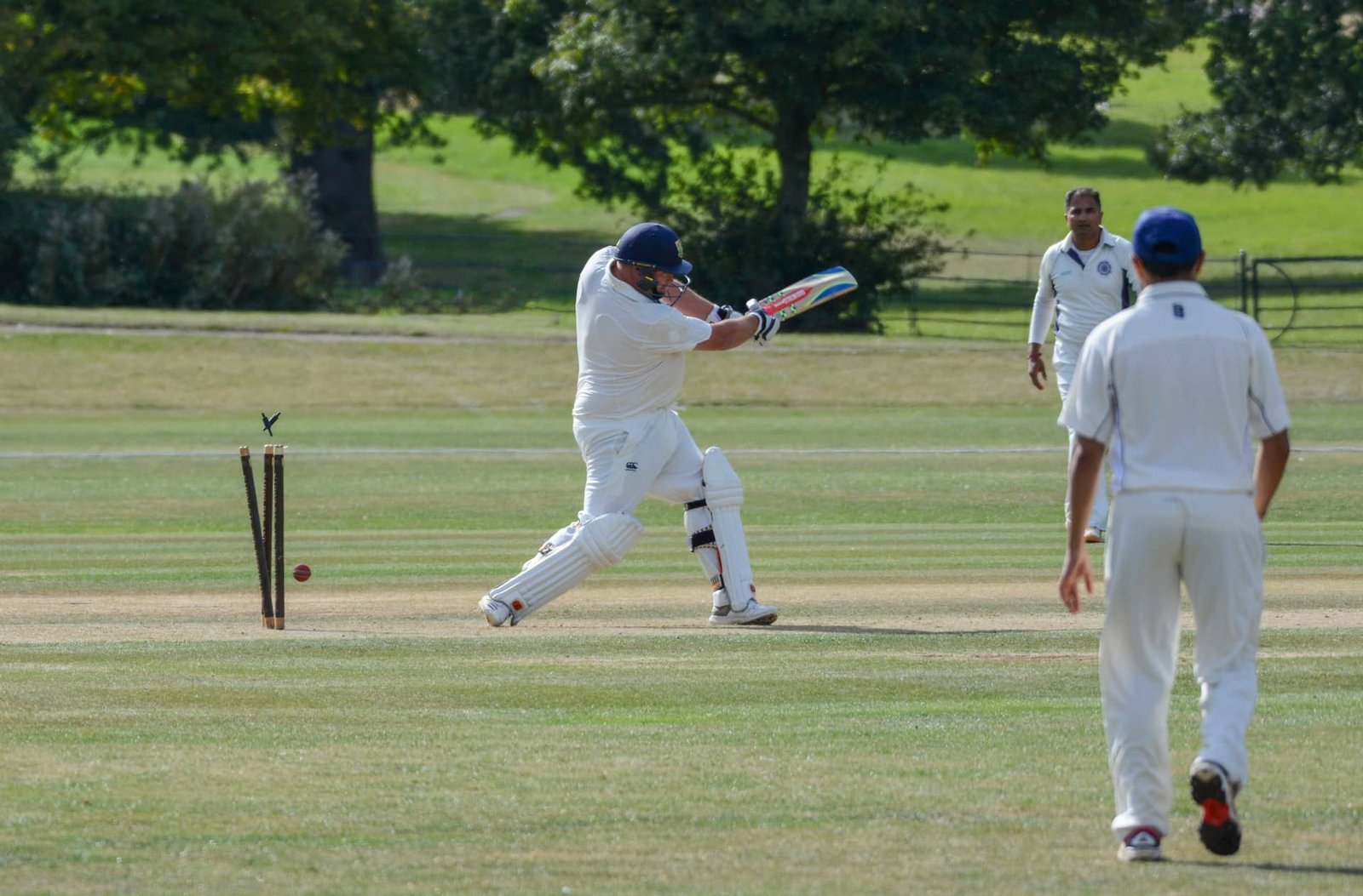 Unchanged England seek 3-0, as Test cricket desperately seeks a contest